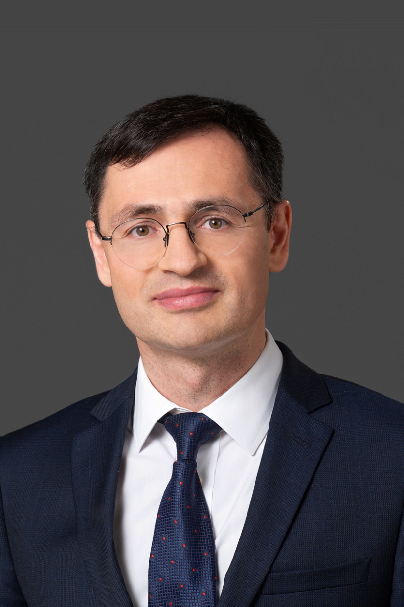 Олег Ушаков
